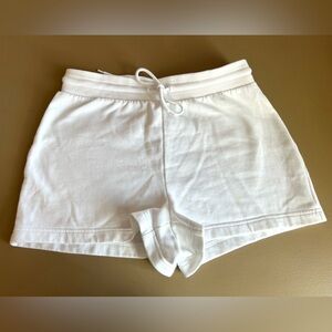 Aritzia | Sunday Best Sweat Shorts in White - Size Medium